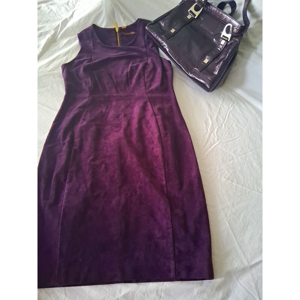 Calvin Klein Purple Velvet Feel Sheath Dress Knee Length Round Neck Zip Size 12